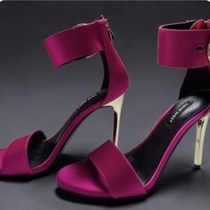 Nine West Elegant Fuchsia High Heels with Gold Accents